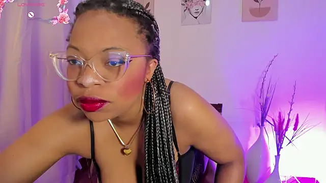 Lauraricci   online show from 09/28/25, 10:00