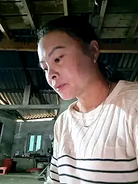 xuxulovezz online show from 12/03/25, 12:12