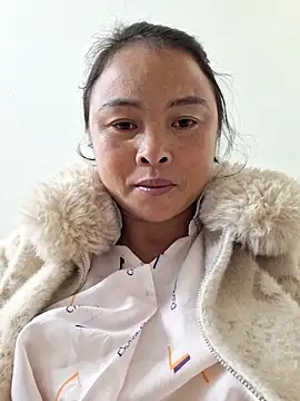 xuxulovezz online show from 12/15/25, 12:33