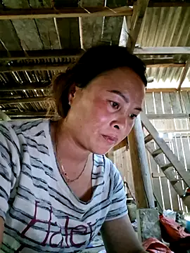 xuxulovezz online show from 04/13/26, 06:50