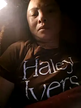 xuxulovezz online show from 10/30/25, 10:39