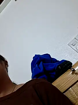 xuxulovezz online show from 11/17/25, 01:48