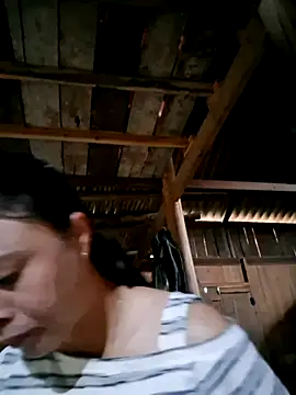 xuxulovezz online show from 10/13/25, 11:49