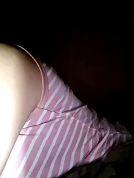 Snapshot of xuxulovezz chatting on 06/30/26, 01:33 xuxulovezz online show from 06/30/26, 01:33