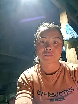 xuxulovezz online show from 10/15/25, 12:24