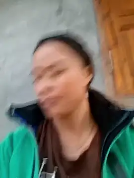 xuxulovezz online show from 10/30/25, 10:35