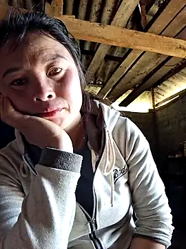 xuxulovezz online show from 02/05/26, 05:25