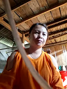 xuxulovezz online show from 04/07/26, 12:56