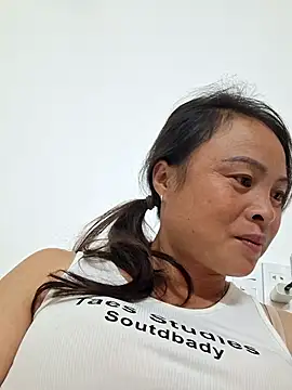 xuxulovezz online show from 11/14/25, 12:53