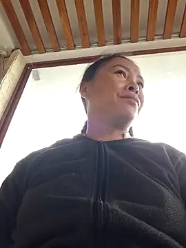 xuxulovezz online show from 12/16/25, 05:55