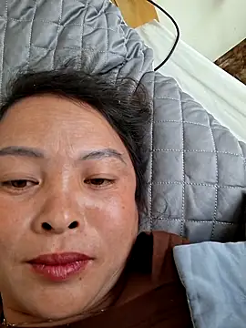 xuxulovezz online show from 11/18/25, 01:54