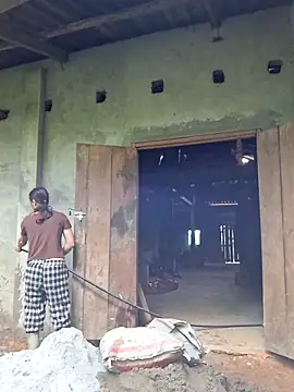 xuxulovezz online show from 10/02/25, 01:42