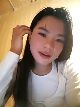 Snapshot of Suny_babyy chatting on 10/25/25, 05:24 Suny babyy online show from 10/25/25, 05:24