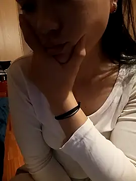Suny babyy online show from 04/08/26, 03:30