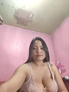 Snapshot of radiantbloom chatting on 01/11/26, 06:09 radiantbloom online show from 01/11/26, 06:09