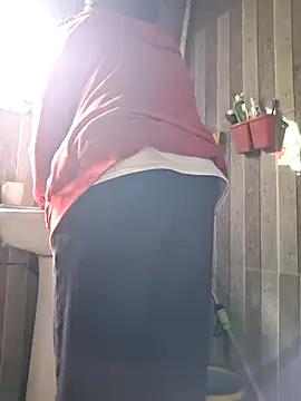 Snapshot of helenzz chatting on 10/31/25, 12:40 helenzz online show from 10/31/25, 12:40