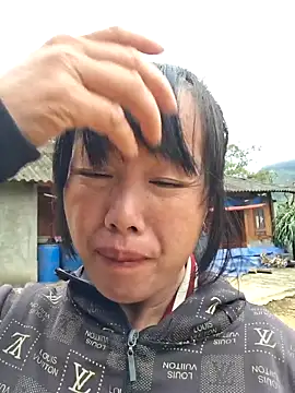 Snapshot of helenzz chatting on 11/07/25, 01:21 helenzz online show from 11/07/25, 01:21