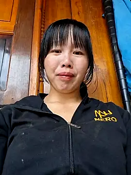 Snapshot of helenzz chatting on 11/22/25, 02:10 helenzz online show from 11/22/25, 02:10