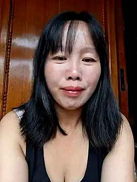 Snapshot of helenzz chatting on 10/22/25, 01:05 helenzz online show from 10/22/25, 01:05