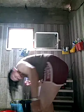 Snapshot of helenzz chatting on 11/15/25, 02:15 helenzz online show from 11/15/25, 02:15