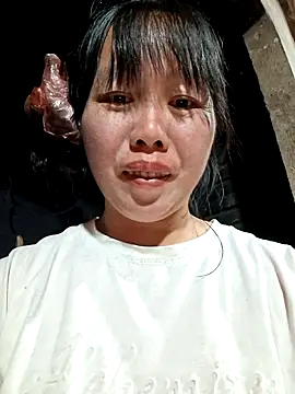 Snapshot of helenzz chatting on 11/30/25, 12:17 helenzz online show from 11/30/25, 12:17