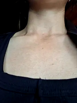 Snapshot of helenzz chatting on 11/08/25, 01:31 helenzz online show from 11/08/25, 01:31