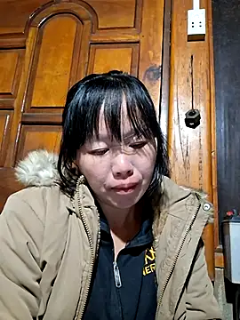 Snapshot of helenzz chatting on 11/20/25, 12:39 helenzz online show from 11/20/25, 12:39