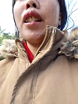 Snapshot of helenzz chatting on 12/01/25, 01:39 helenzz online show from 12/01/25, 01:39