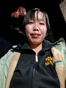 Snapshot of helenzz chatting on 11/17/25, 11:36 helenzz online show from 11/17/25, 11:36