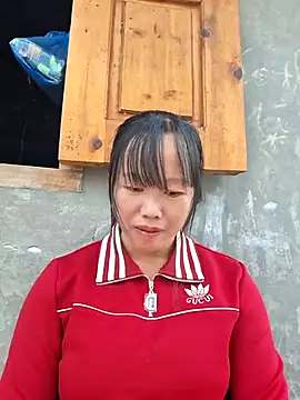 Snapshot of helenzz chatting on 10/27/25, 06:14 helenzz online show from 10/27/25, 06:14