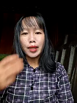 Snapshot of helenzz chatting on 10/04/25, 12:34 helenzz online show from 10/04/25, 12:34