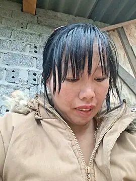 Snapshot of helenzz chatting on 12/16/25, 10:19 helenzz online show from 12/16/25, 10:19