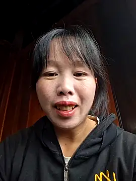 Snapshot of helenzz chatting on 12/04/25, 12:53 helenzz online show from 12/04/25, 12:53