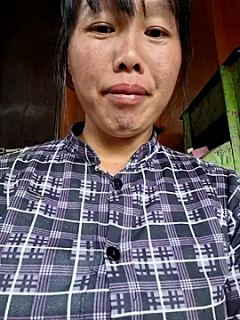 Snapshot of helenzz chatting on 10/23/25, 05:28 helenzz online show from 10/23/25, 05:28