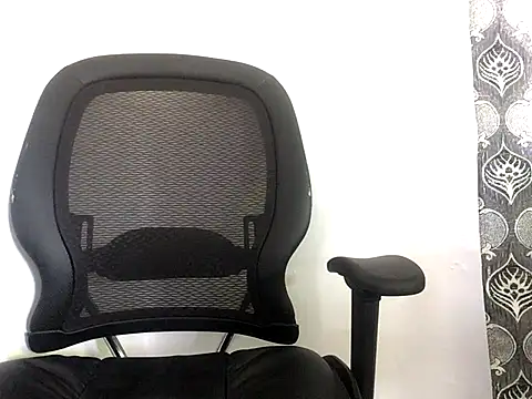 Zola Nooryi online show from 10/06/25, 02:18