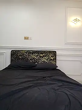 Zola Nooryi online show from 01/13/26, 10:24