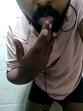 Snapshot of Karthk1010D chatting on 09/22/25, 04:40 Karthk1010D online show from 09/22/25, 04:40