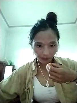 Snapshot of abigail-00 chatting on 10/26/25, 09:42 abigail-00 online show from 10/26/25, 09:42