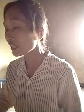 Snapshot of abigail-00 chatting on 11/01/25, 04:30 abigail-00 online show from 11/01/25, 04:30