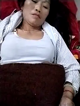 Snapshot of abigail-00 chatting on 11/14/25, 09:29 abigail-00 online show from 11/14/25, 09:29