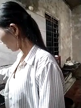 Snapshot of abigail-00 chatting on 11/05/25, 10:35 abigail-00 online show from 11/05/25, 10:35