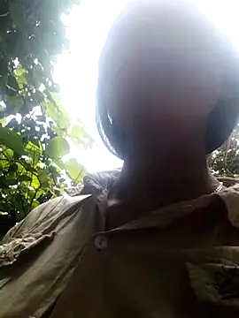 Snapshot of abigail-00 chatting on 11/17/25, 01:20 abigail-00 online show from 11/17/25, 01:20