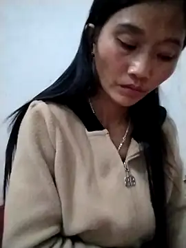 Snapshot of abigail-00 chatting on 12/02/25, 01:02 abigail-00 online show from 12/02/25, 01:02