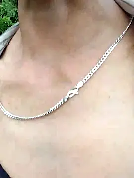 Snapshot of abigail-00 chatting on 10/21/25, 12:32 abigail-00 online show from 10/21/25, 12:32