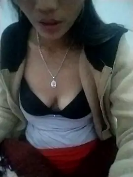 Snapshot of abigail-00 chatting on 11/26/25, 01:22 abigail-00 online show from 11/26/25, 01:22