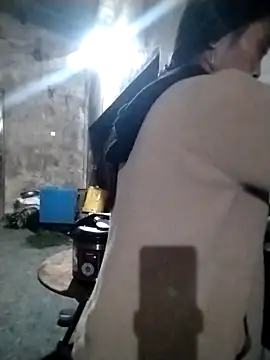 Snapshot of abigail-00 chatting on 12/01/25, 11:00 abigail-00 online show from 12/01/25, 11:00