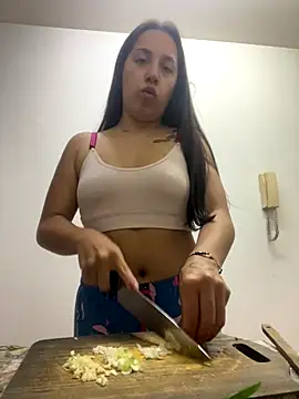 Snapshot of Eve2499 chatting on 09/30/25, 12:27 Eve2499 online show from 09/30/25, 12:27