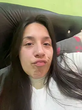 Snapshot of Eve2499 chatting on 09/27/25, 01:34 Eve2499 online show from 09/27/25, 01:34