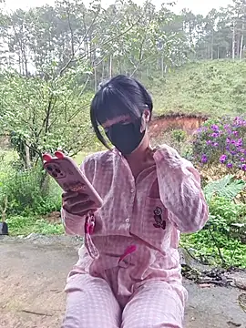 Helen-Tran online show from 11/19/25, 02:22