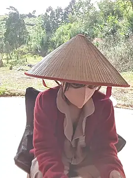 Helen-Tran online show from 11/30/25, 02:34